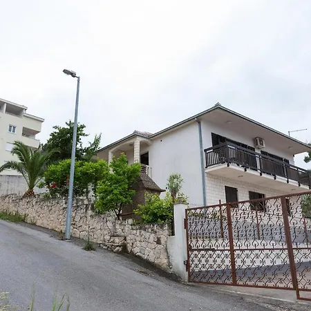 In Okrug Gornji With Sea View, Balcony, Air Conditioning, Wifi 5165-1 Apartman