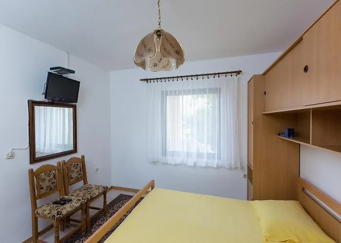 In Okrug Gornji With Sea View, Balcony, Air Conditioning, Wifi 5165-1 Apartman *