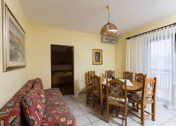 In Okrug Gornji With Sea View, Balcony, Air Conditioning, Wifi 5165-1