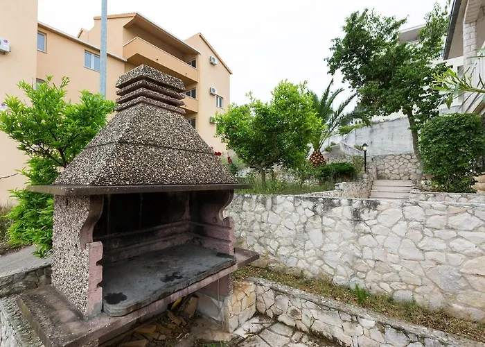 In Okrug Gornji With Sea View, Balcony, Air Conditioning, Wifi 5165-1 * Trogir