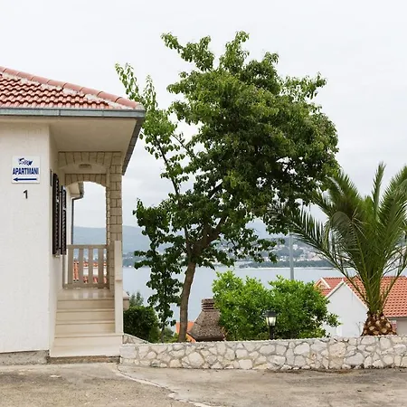 In Okrug Gornji With Sea View, Balcony, Air Conditioning, Wifi 5165-1 *