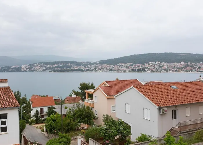 In Okrug Gornji With Sea View, Balcony, Air Conditioning, Wifi 5165-1 *
