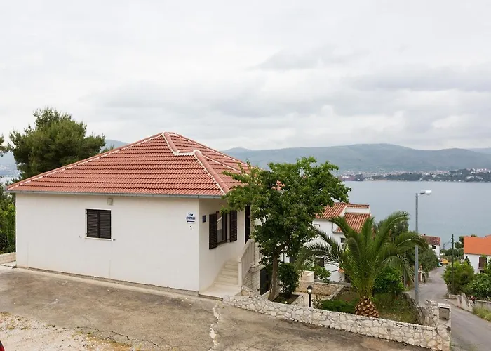 In Okrug Gornji With Sea View, Balcony, Air Conditioning, Wifi 5165-1 公寓 *